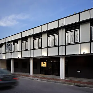 八方百合酒店 *** 新加坡